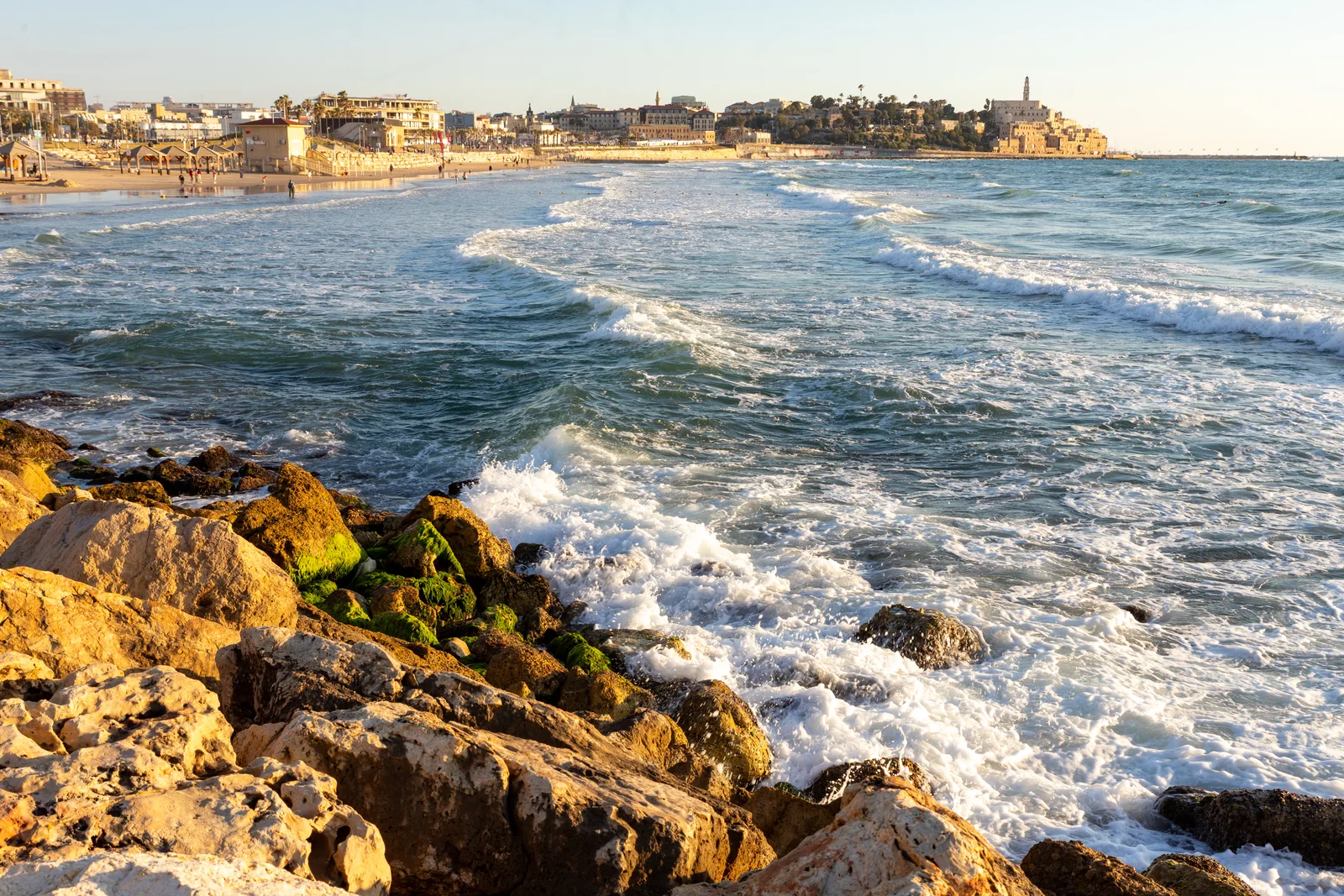 Vista de Jaffa y la costa desde el parque Charles Clore, en Tel Aviv